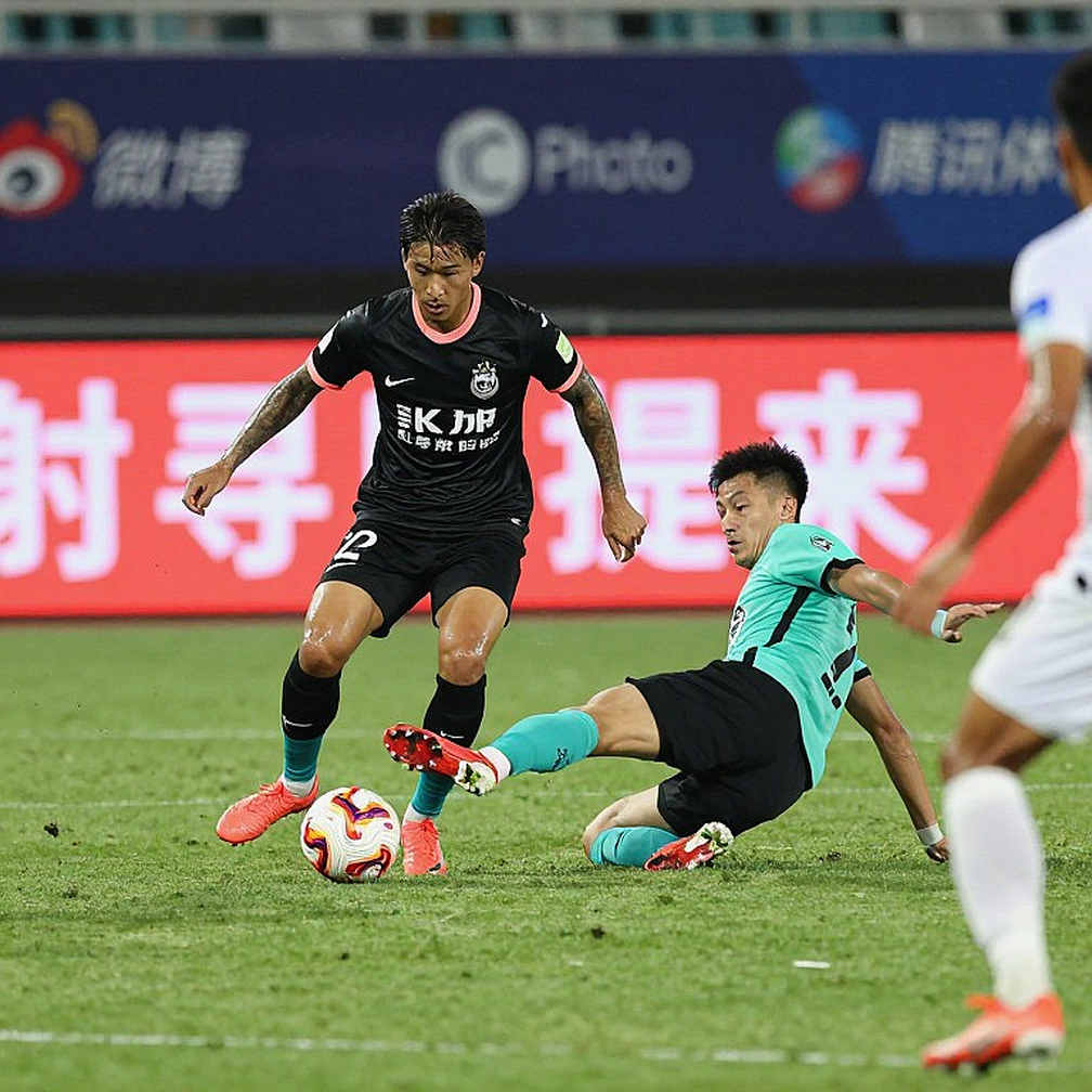 CAHN – Kashima Antlers: Polking chọn lùi sâu, và giới hạn thật của bóng đá Việt Nam